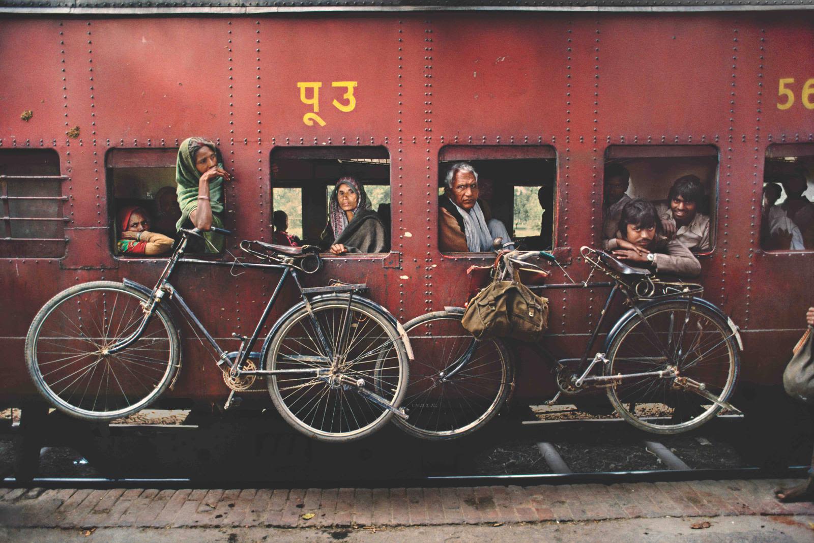 West Bengal, India, 1983. Photo by Steve McCurry.