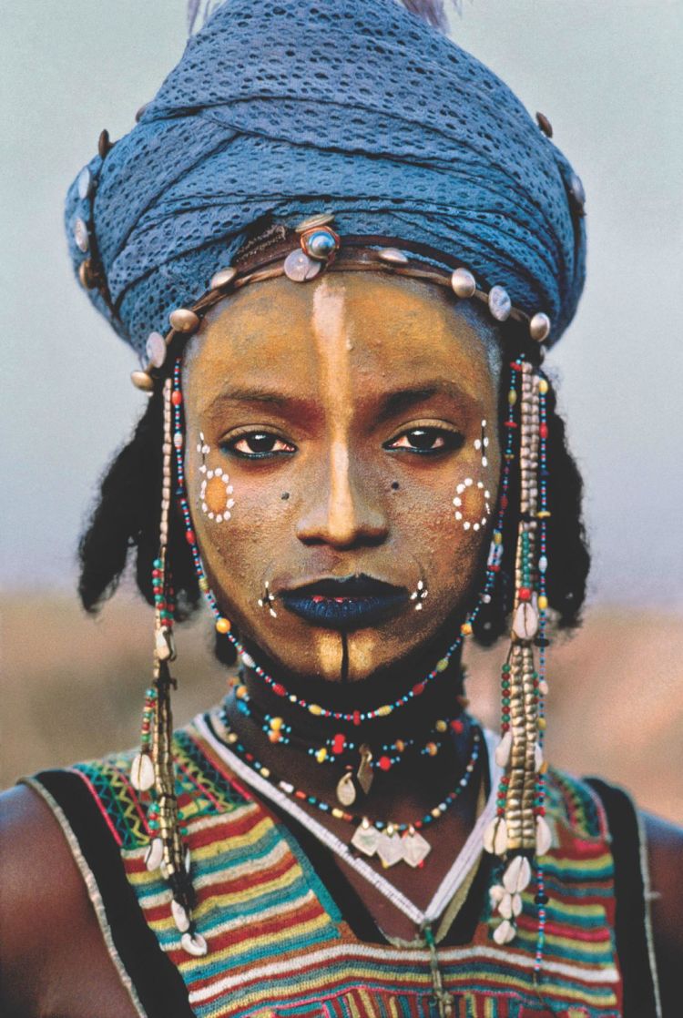 Niger, Africa, 1986. Photo by Steve McCurry.