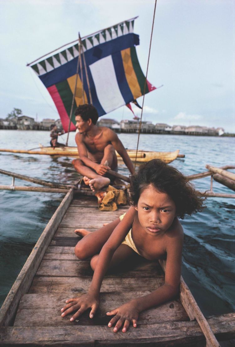Philippines, 1985. Photo by Steve McCurry.